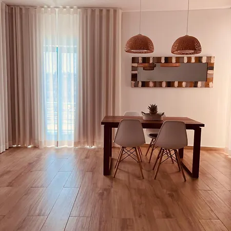 Beautiful In Marina Apartment