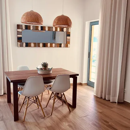 Beautiful In Marina Apartment *